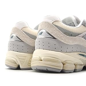 Amazon.co.jp: [ニューバランス] M2002REK OFF WHITE M2002 オフ